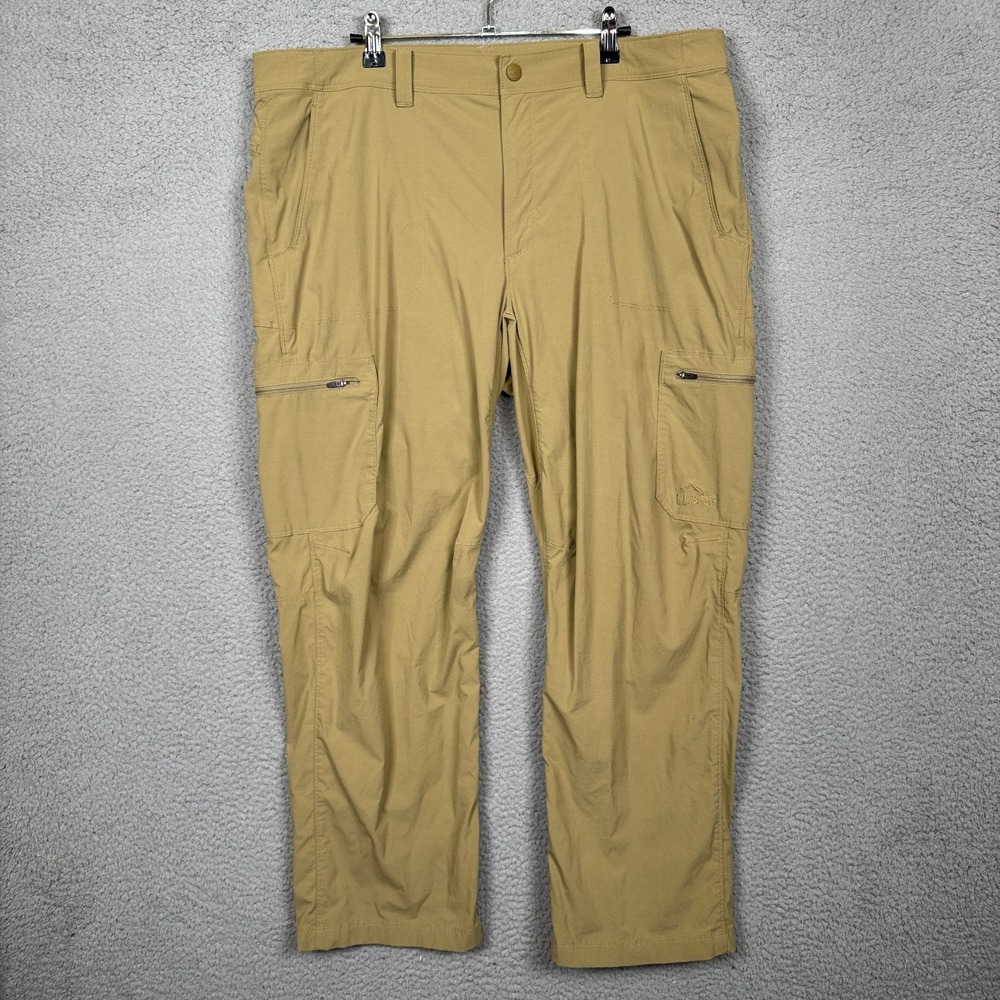 LL Bean Pants Mens 40x30 Beige Khaki Cargo Outdoor Rugged Performance Camp‎